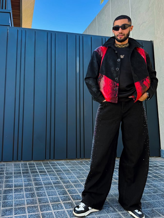 Instagram post by @djeporov for ROMWE. Caption reads: Keeping it fresh with @romwe_men 🎙️

#ROMWE....