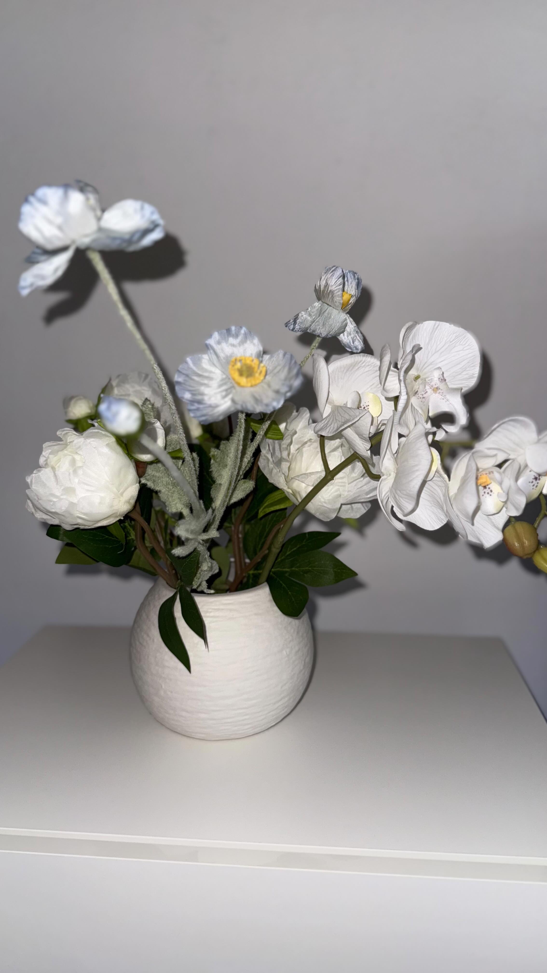 Instagram post by @angiie_muca for Voghion. Caption reads: Beautiful ceramic vase from @voghion.it....