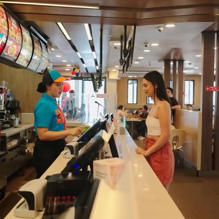 Instagram post by @janinamanipol for Minute Maid. Caption reads: Chickenjoy + Minute Maid = the duo I didn’t know I....