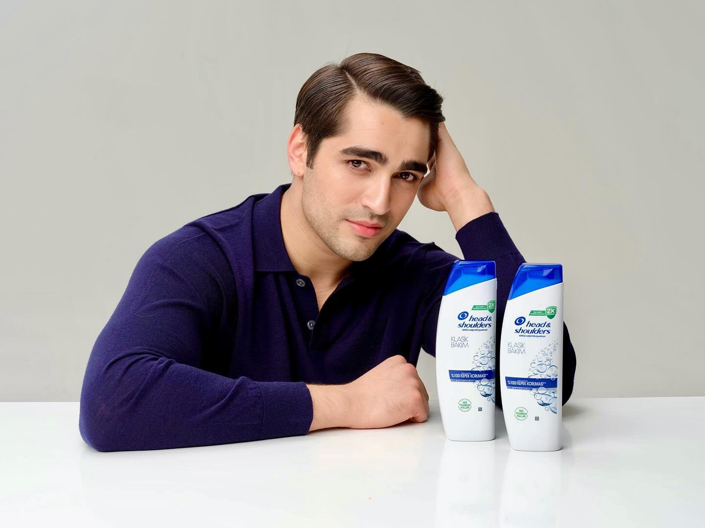 Instagram post by @mertramazandemir for Head&Shoulders. Caption reads: Kepek neydi, #YokZaten* ’di… 💙 
Head&Shoulders....