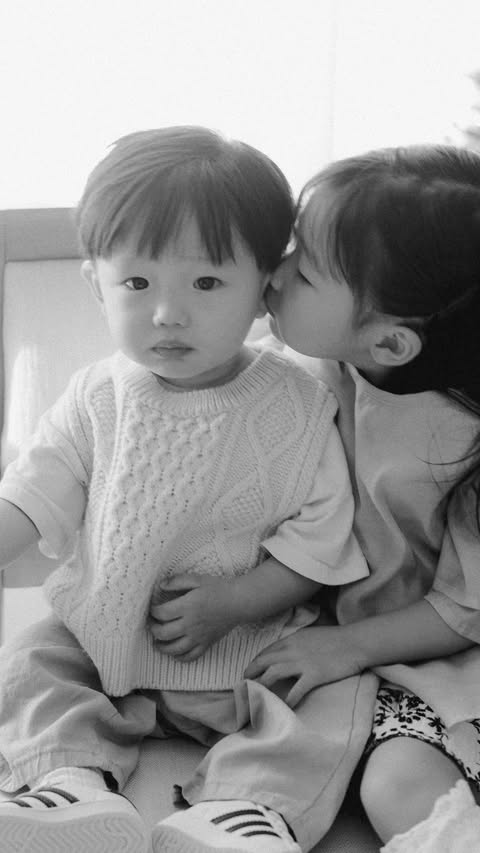 Instagram post by @esthersoyunpark for Nanit. Caption reads: I have been waiting for a dedicated screen from....