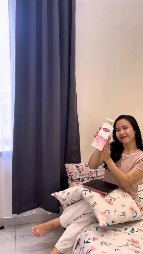 Instagram post by @nickito.btob for Lifebuoy. Caption reads: [...] dikit, minum yang sehat, terus skin detox....