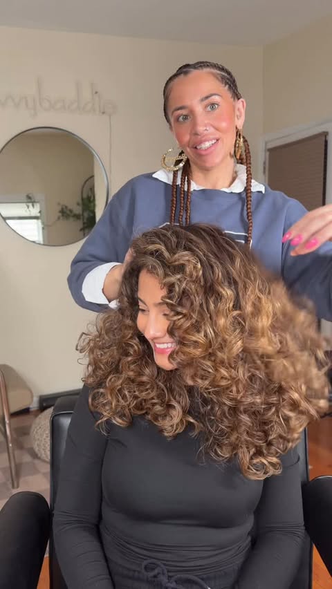 Instagram post by @thesavvytouch for Moroccanoil Professionals. Caption reads: Because people say I never show the back of the....