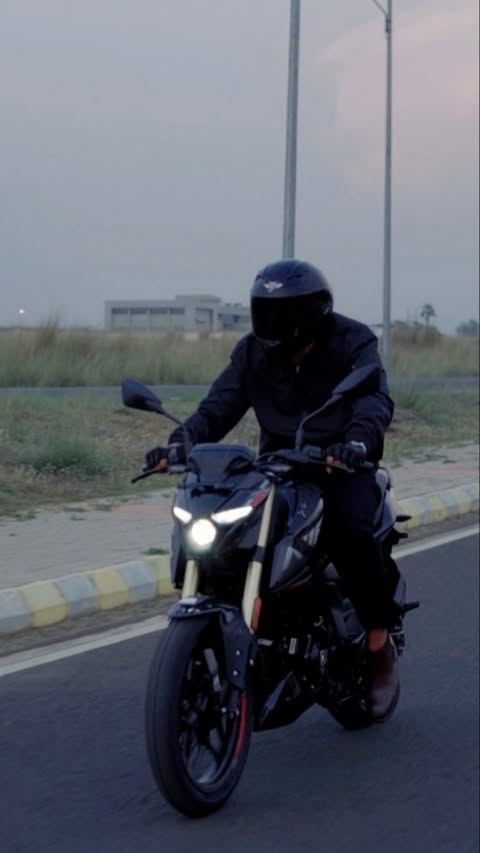 Instagram post by @rohit.das.44 for Bajaj Auto. Caption reads: Pulsar N160 Single Seat ab aur bhi strong value....