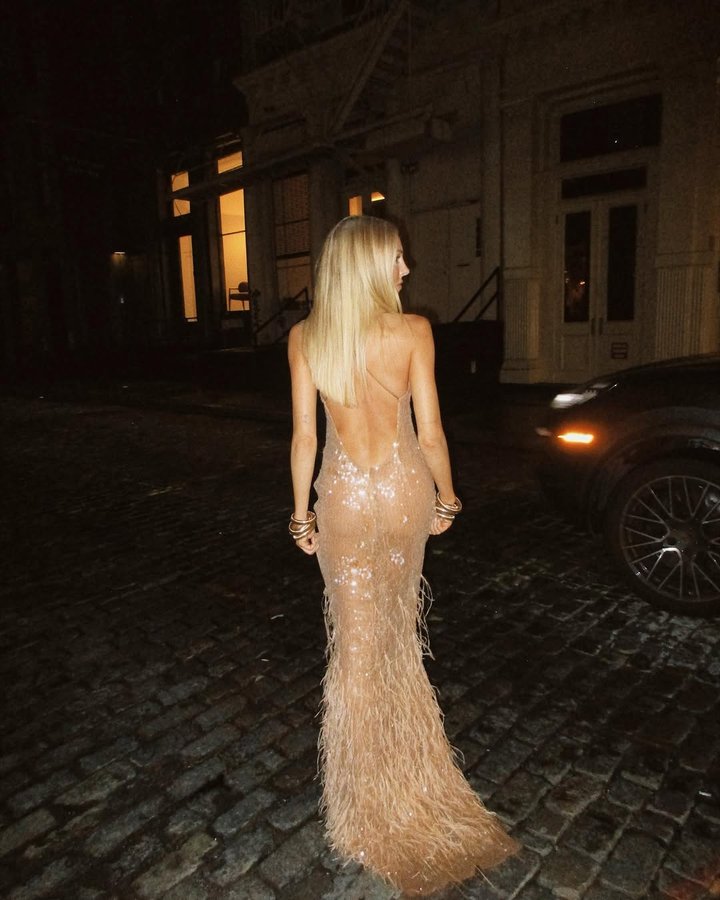 Instagram post by @sheamarie for RETROFÊTE. Caption reads: it’s always a glam night with....