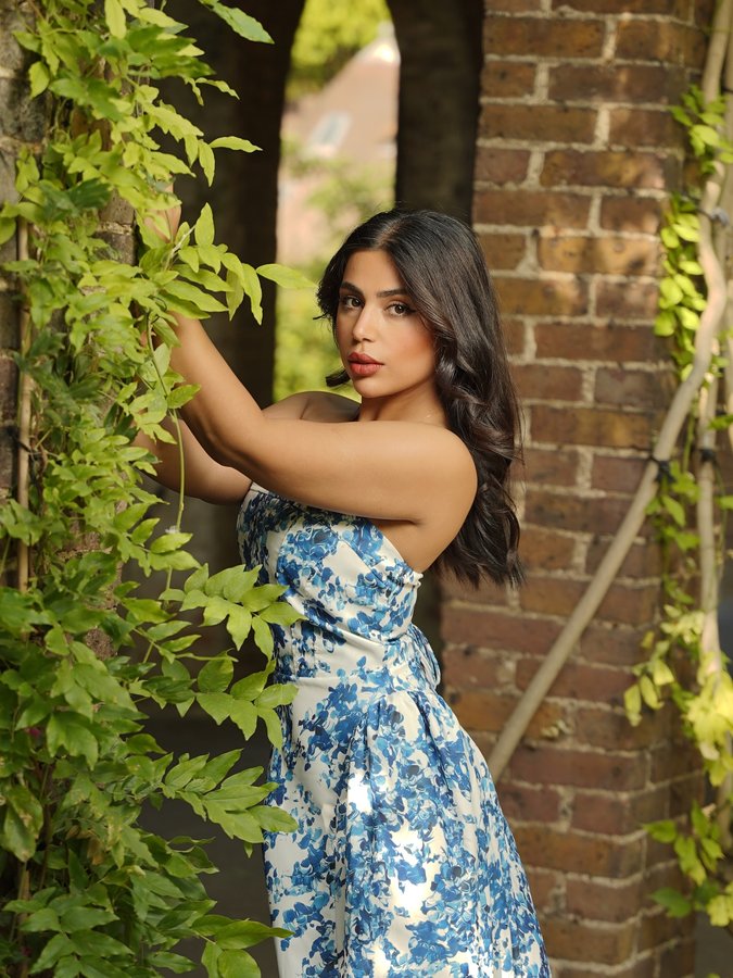 Instagram post by @noursa.dimon for JardinVue. Caption reads: Blue vibes 🦋🪁
Dressed 👗 @jardinvue 
15%....