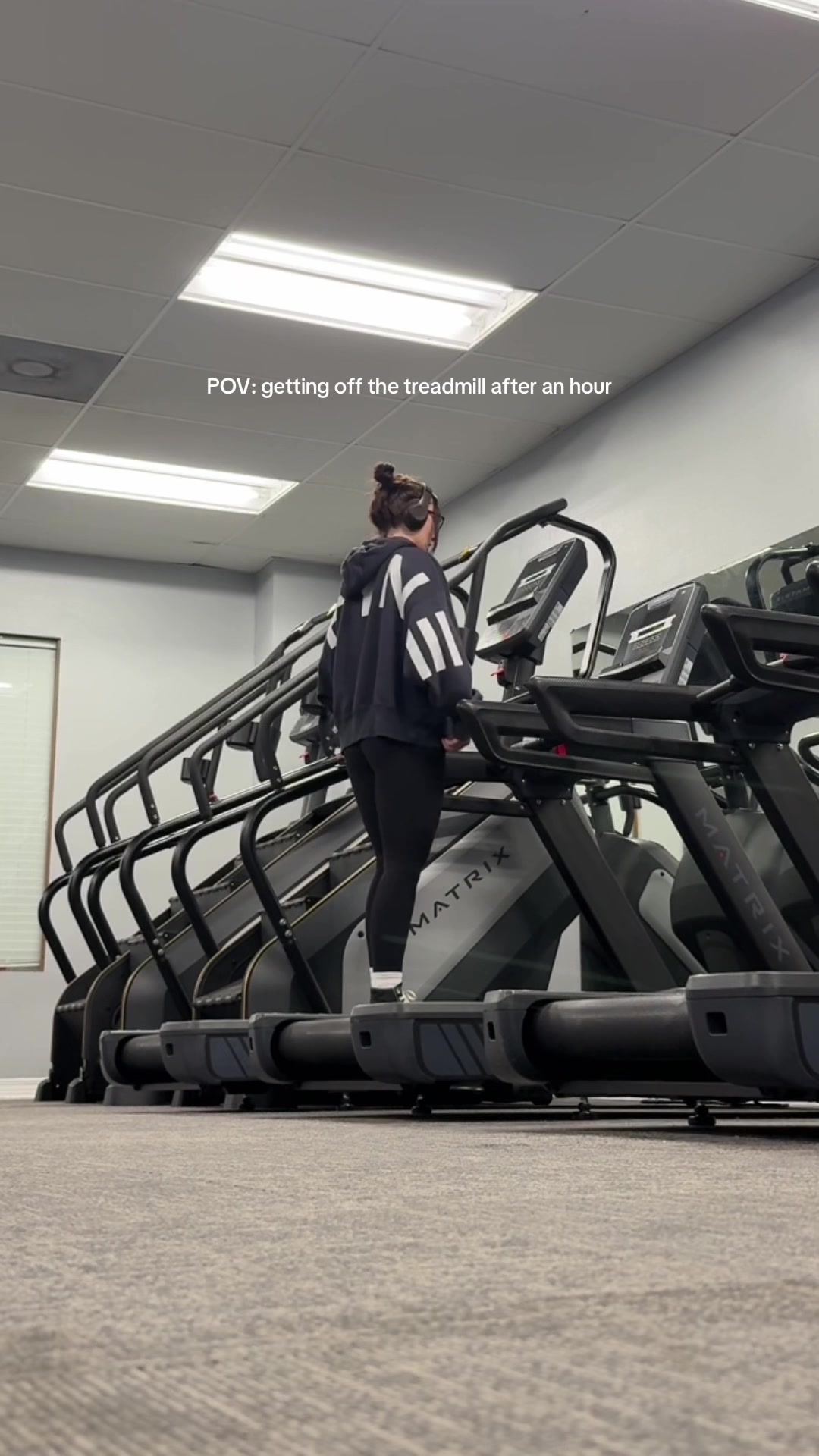 TikTok post by @kelsgracefit for DFYNE. Caption reads: ☁️☁️☁️ @DFYNE dc: KELS (ad)  #gymhumor [...].