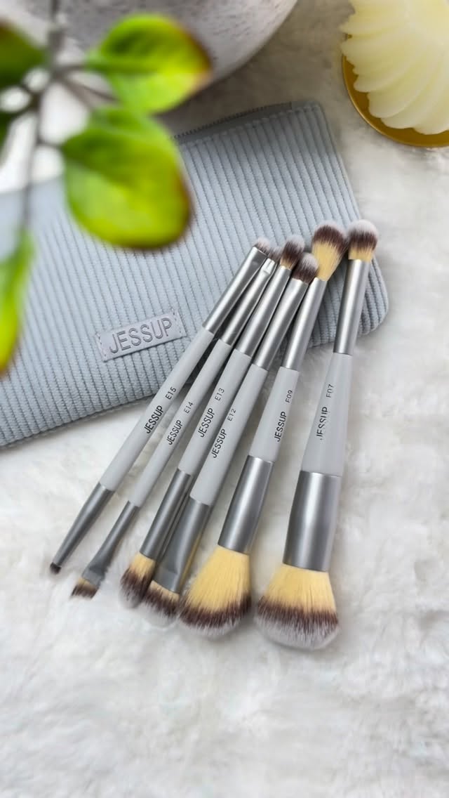 Instagram post by @theaydasdiary for JESSUP. Caption reads: The Jessup 14-in-7 Dual-Ended Brush Creator [...].