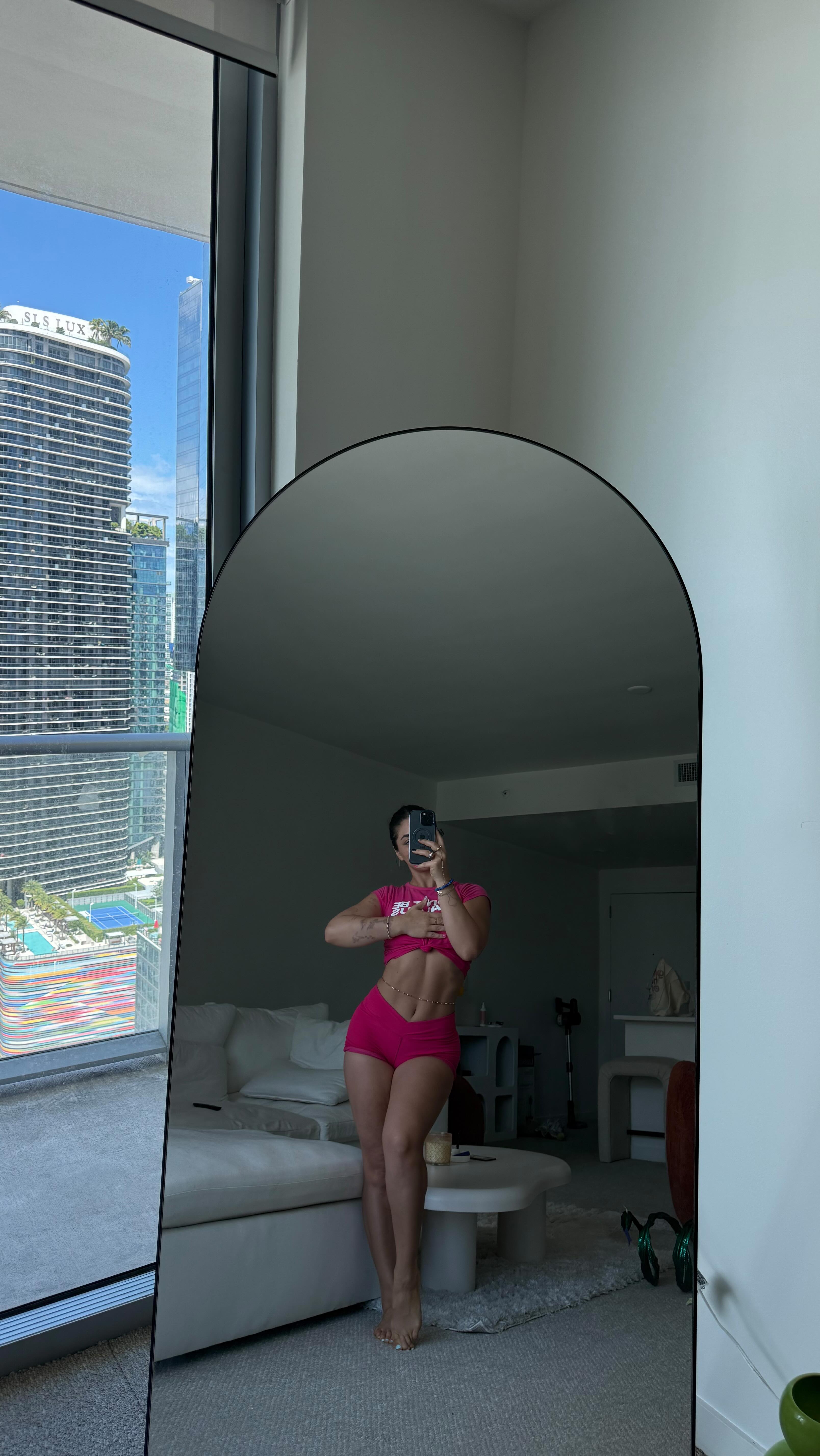 Instagram post by @nicoledoyon for Mezcla. Caption reads: @eatmezcla bars are my favorite because they....