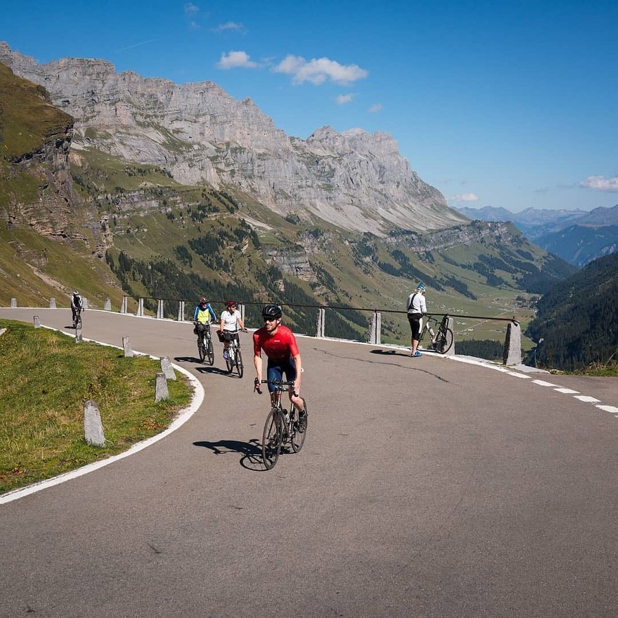 Instagram post by @roadbike.andy for OCHSNER SPORT. Caption reads: Nächsten Samstag, 25. September, findet der letzte....