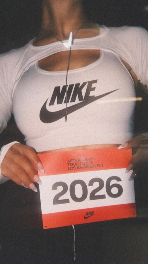 Instagram post by @iluvsarahii for Nike Running. Caption reads: [...] After Dark Tour: LA 13.1 🙌🏻 @nikela....