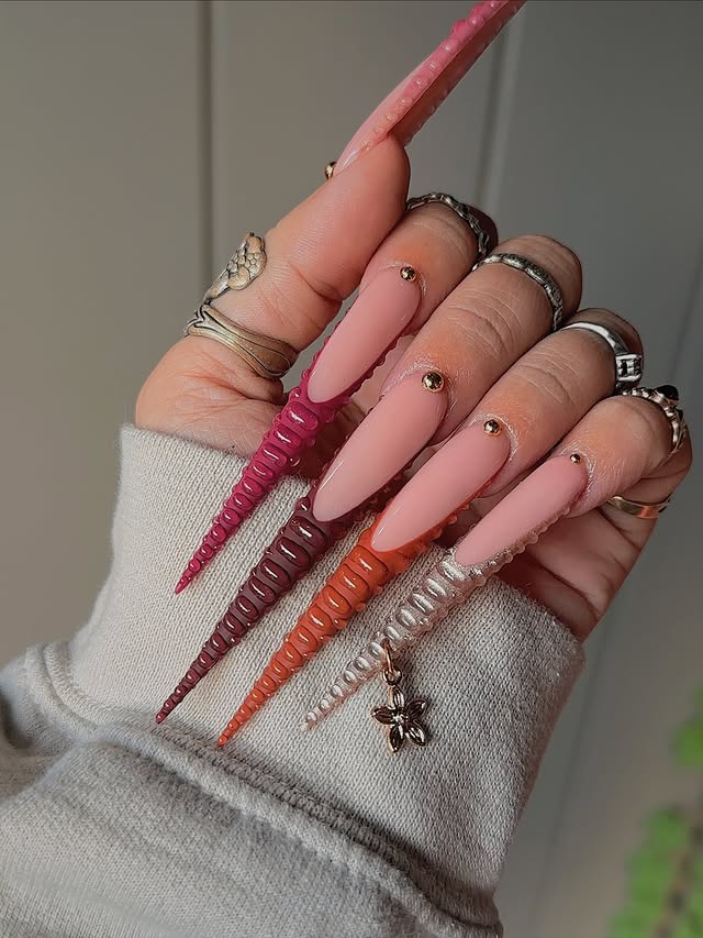 Instagram post by @nails_by_lindsay_ for Madam Glam. Caption reads: full french sets >
✦
@madam_glam LINDSAY40
•....