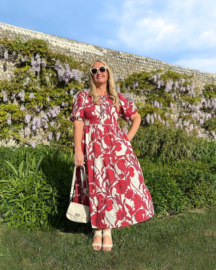 Instagram post by @dress_loving_mama for Baukjen. Caption reads: [...] Organic Cotton Tie Midi Dress from @baukjen.....