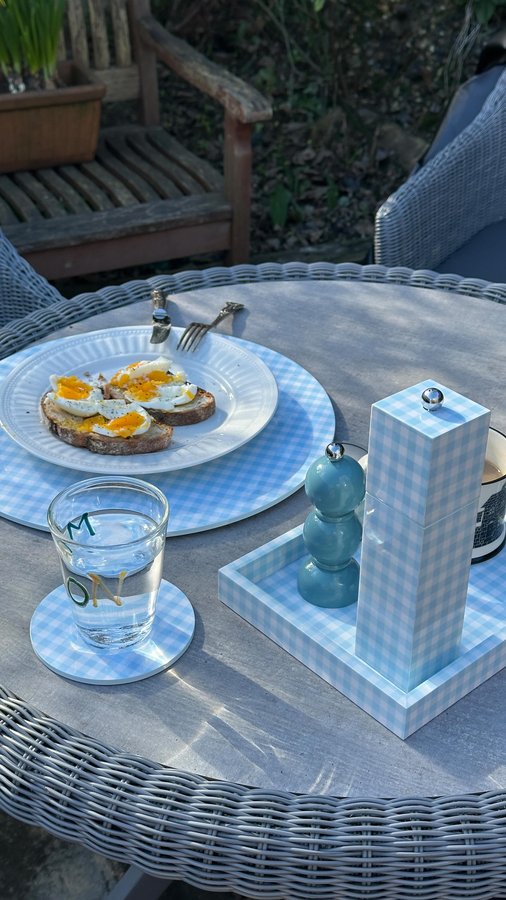 Instagram post by @manonlagreve for Addison Ross. Caption reads: [...] in the new garden with me and....