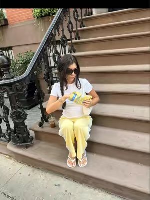 TikTok post by @meadowmurphy for Khloud. Caption reads: My fav snack @KhloudFoods use MEADOW10 and get....