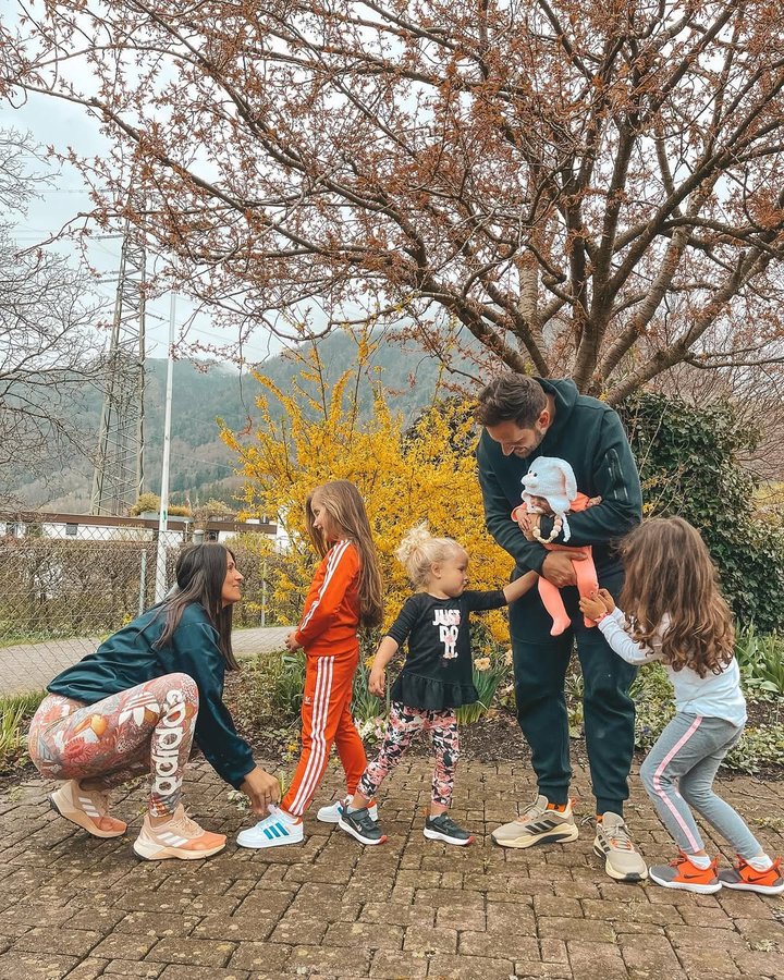 Instagram post by @frau.aleksic for Dosenbach. Caption reads: Nekoliko godina unazad smo svakodnevno prolazili....