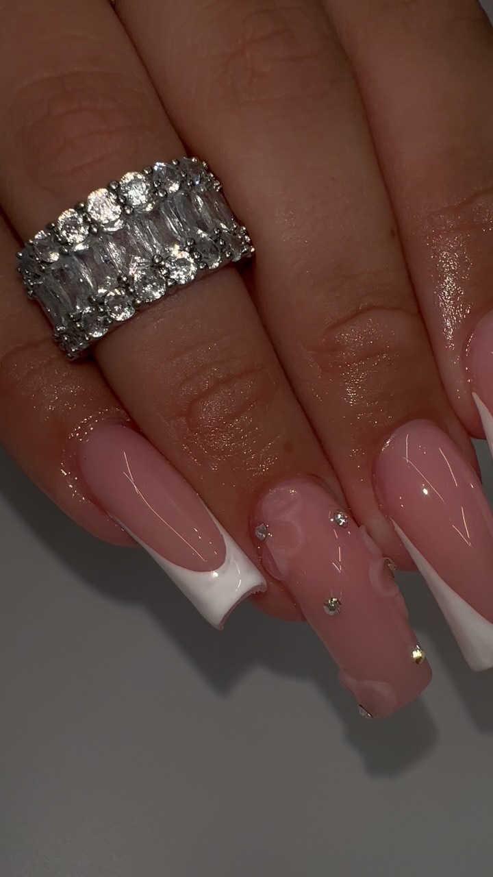 Instagram post by @sugarnails1 for Bluestreak Crystals. Caption reads: [...] a y  N a i l s 🎀

Crystals  from....