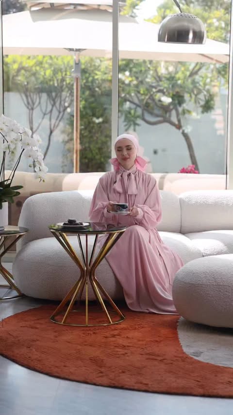 Instagram post by @taima.khabbaz for Crest. Caption reads: Crest 3DWhite Clinical  is officially part of....