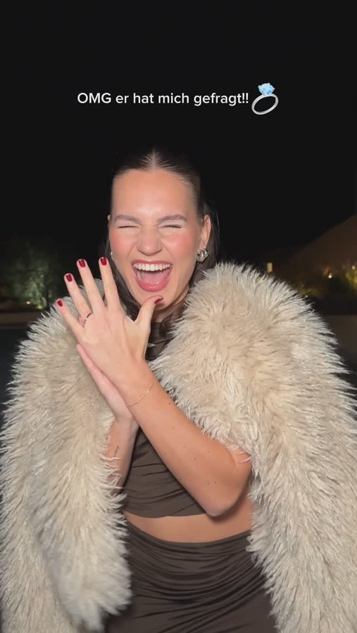 Instagram post by @sandra.hesch for Volkswagen Österreich. Caption reads: Hättest du Ja gesagt? 💍 
*anzeige 

Ich sage....