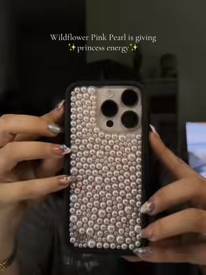 TikTok post by @d.r.n_444 for Wildflower Cases. Caption reads: [...] entered the chat 🎀💕✨ LOVE ITT @Wildflower....
