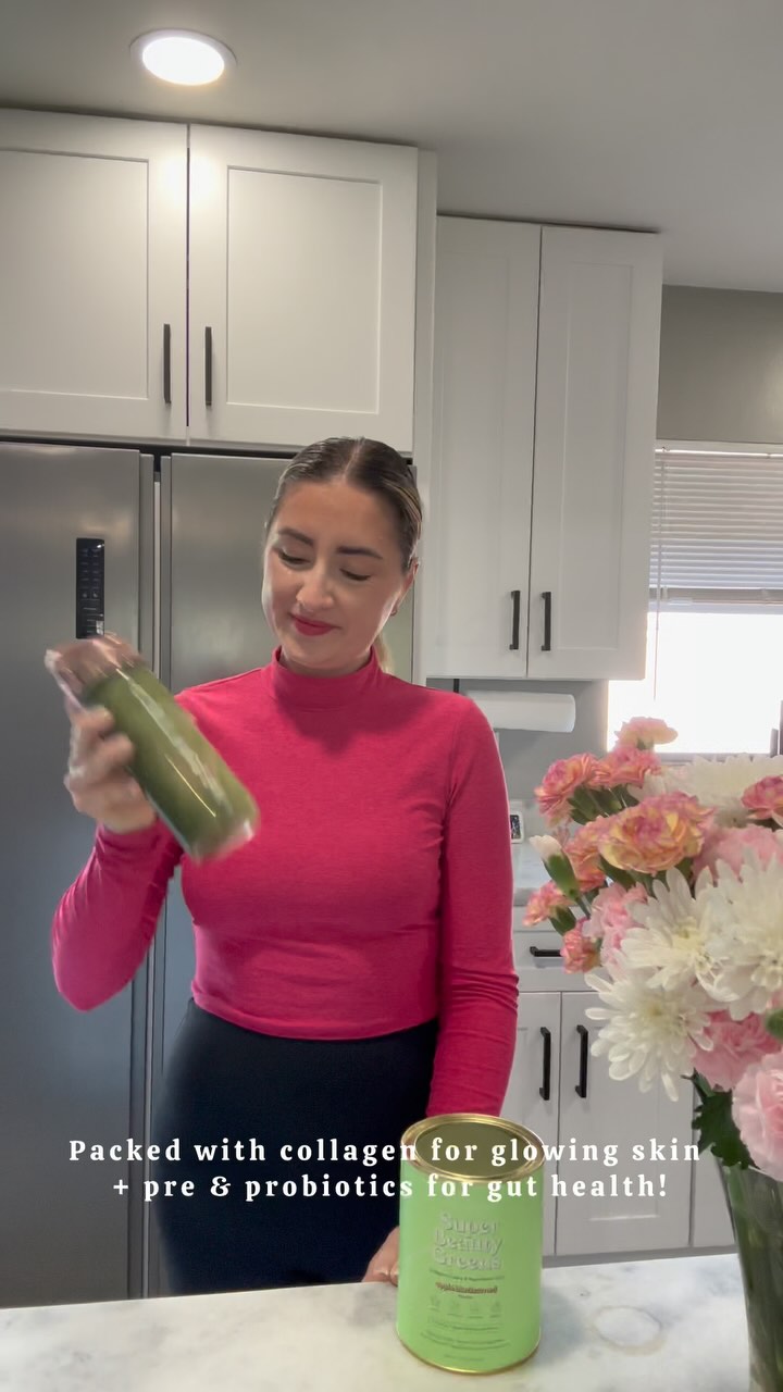 Instagram post by @rachelbreanna_ for The Collagen. Caption reads: I’ve been adding Super Beauty Greens....