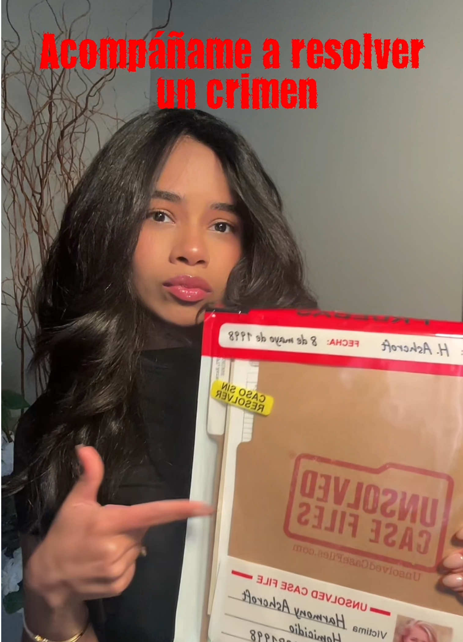 TikTok post by @iamdiizxo for Unsolved Case Files. Caption reads: [...] pero esto está demasiado real @Unsolved Case....
