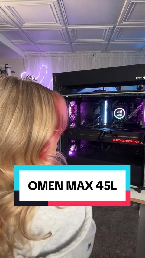 Instagram post by @lindseysznn for HyperX. Caption reads: [...] #Lindseyszn #TechTok #Omenmax45L....