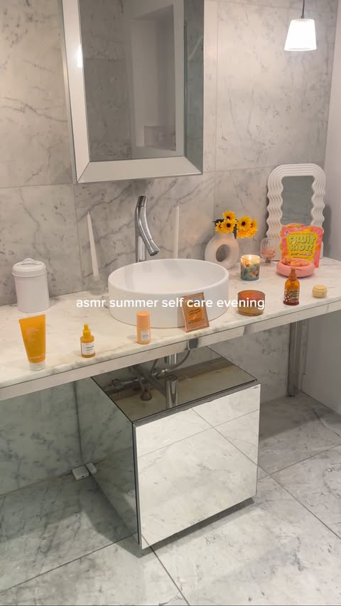 Instagram post by @galiciagordon for Fruit Riot. Caption reads: [...] summer self care evening ft. @fruitriot 🧡....