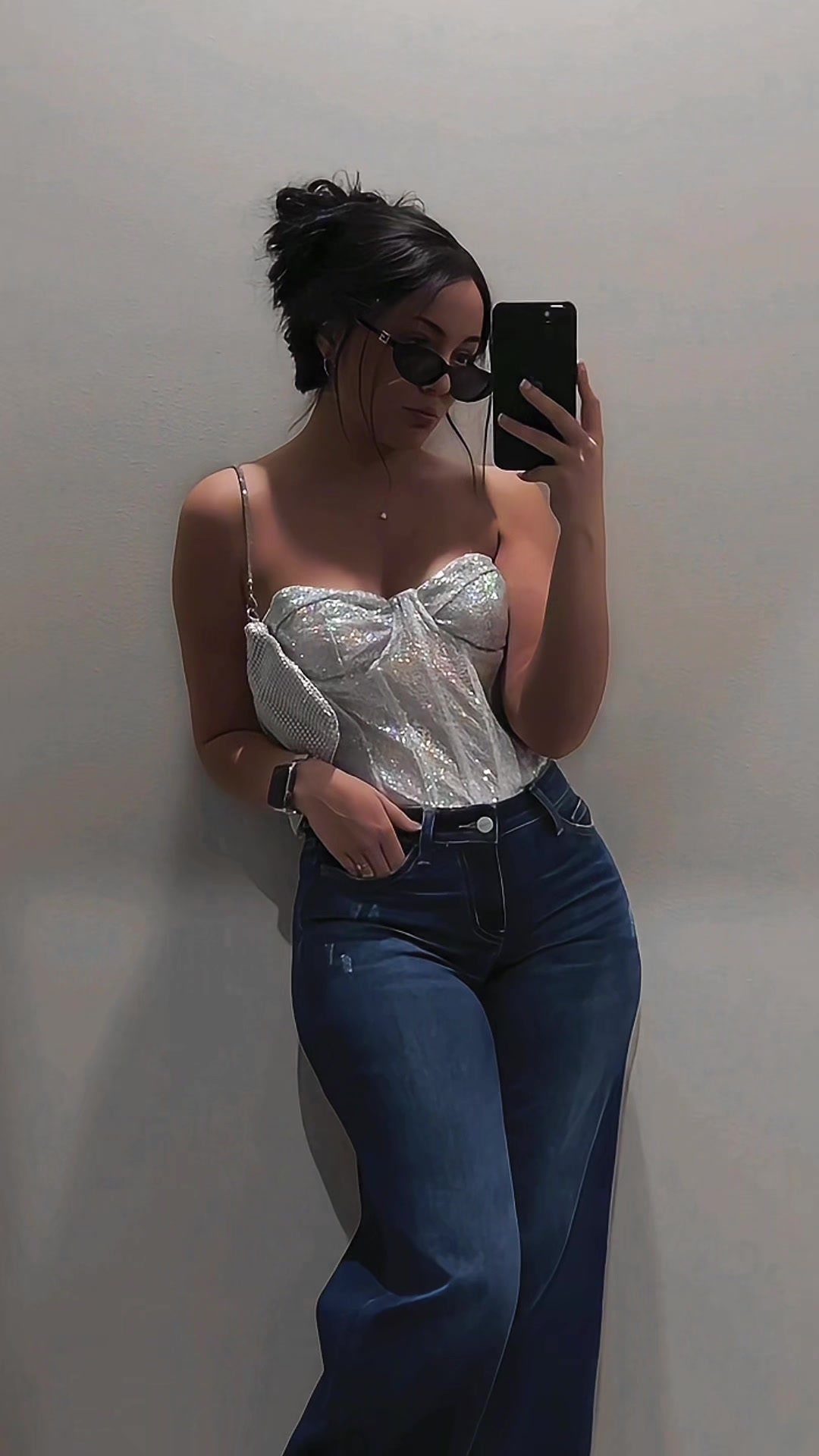 TikTok post by @hannahgrcce for Vogatiques. Caption reads: [...] #denim #diamond #outfit #outfitinspo....