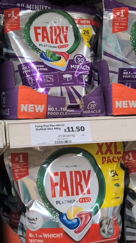 Instagram post by @livesoncafeinemama for SuperSavvyMe. Caption reads: [...] #savvycircle #sainsburys....
