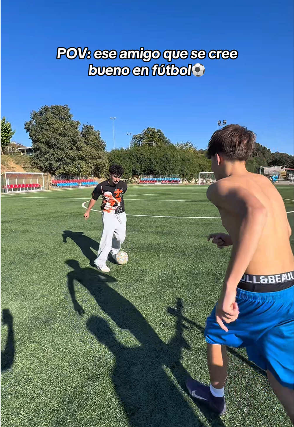 TikTok post by @nenekabe for Herboxa. Caption reads: Ese amigo flipao😭😂 #humor #herboxa @Herboxa....