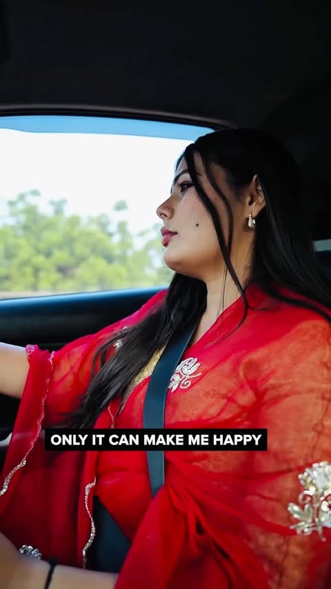 Instagram post by @himani_hada_28 for Malabar Gold and Diamonds. Caption reads: With the new @MalabarGoldandDiamonds store now....