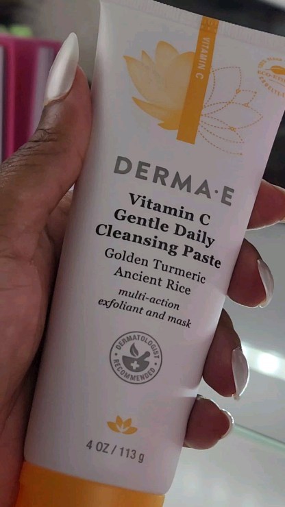 Instagram post by @msfancycannon for DERMA•E. Caption reads: You C Me
@dermae 
I love Vitamin as an active....