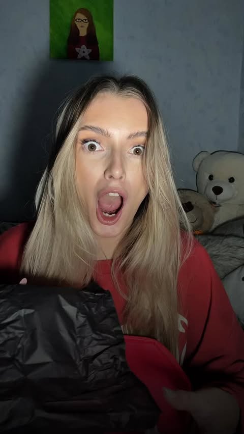 Instagram post by @oanadima__ for FENTY SKIN. Caption reads: [...] #christmas2025 @fentyskin @fentyskin.