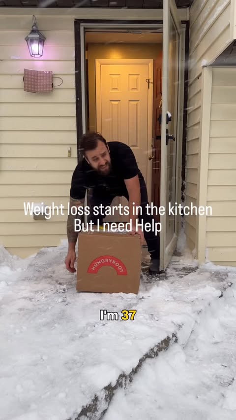 Instagram post by @nates.average.life for Hungryroot. Caption reads: [...] my goals.

That’s why I went with....