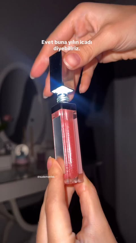 Instagram post by @sudemanikk for Trendyol. Caption reads: Linkini storyde ekliyorum🪞| #reklam 

@trendyol.