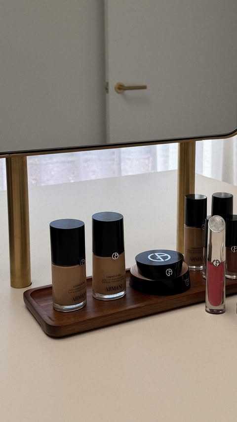 Instagram post by @kasiaastanicich for Armani beauty. Caption reads: [...] kit - the reimagined @armanibeauty Luminous....
