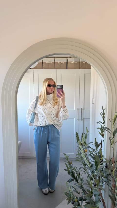 Instagram post by @fabuloushannah for Halara. Caption reads: [...] site: linen feel trousers-02800205 🫶🏻....