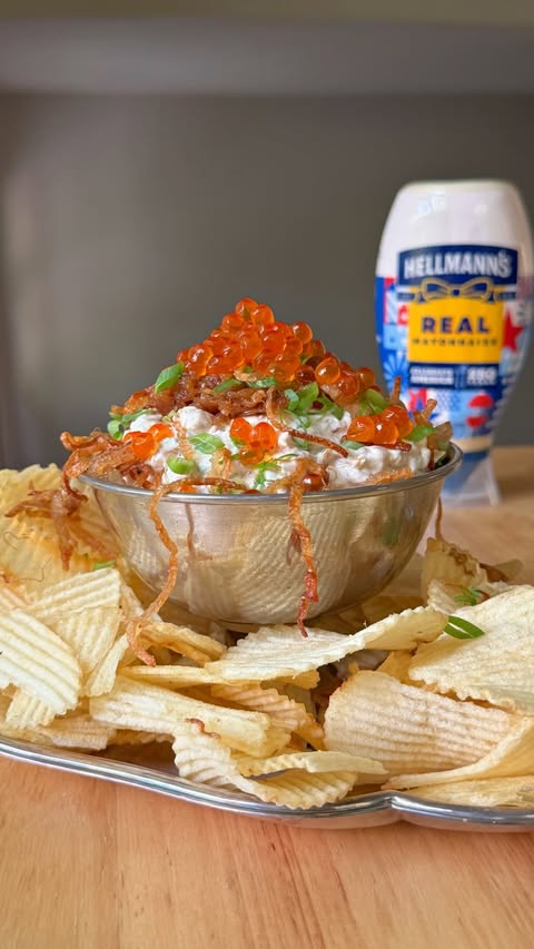 Instagram post by @cookingwithrel for Hellmann’s Mayonnaise. Caption reads: [...] around the ol’ onion skin with....