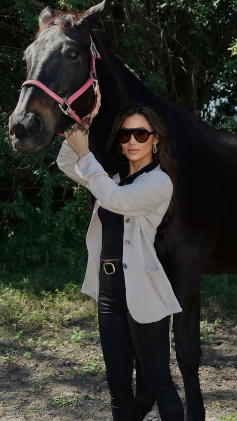 Instagram post by @yourdailydoseof_tee for BLEUSALT. Caption reads: [...] feeling my best in comfort and style.....