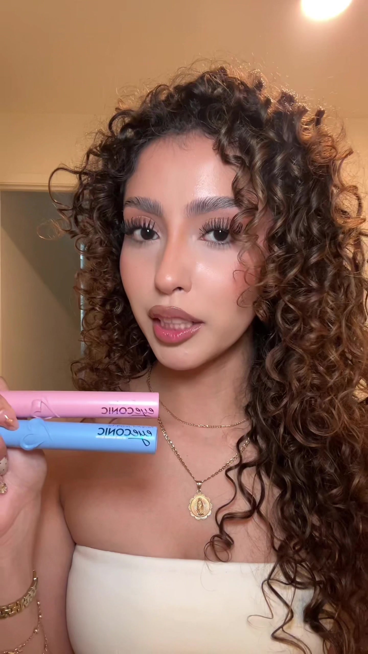 TikTok post by @miriamx.c for Beauty Creations México. Caption reads: This @Beauty Creations Cosmetics mascara duo is a....