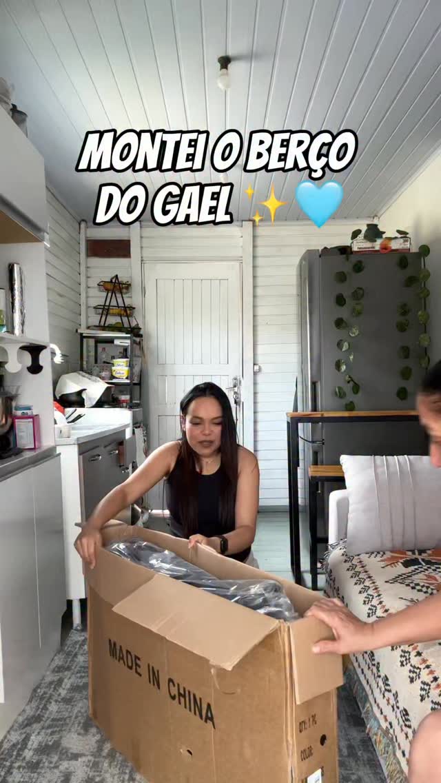 Instagram post by @eu_patricia_costa for Mercado Livre. Caption reads: Montei o berço do Gael ✨ #gravida #maternidade....