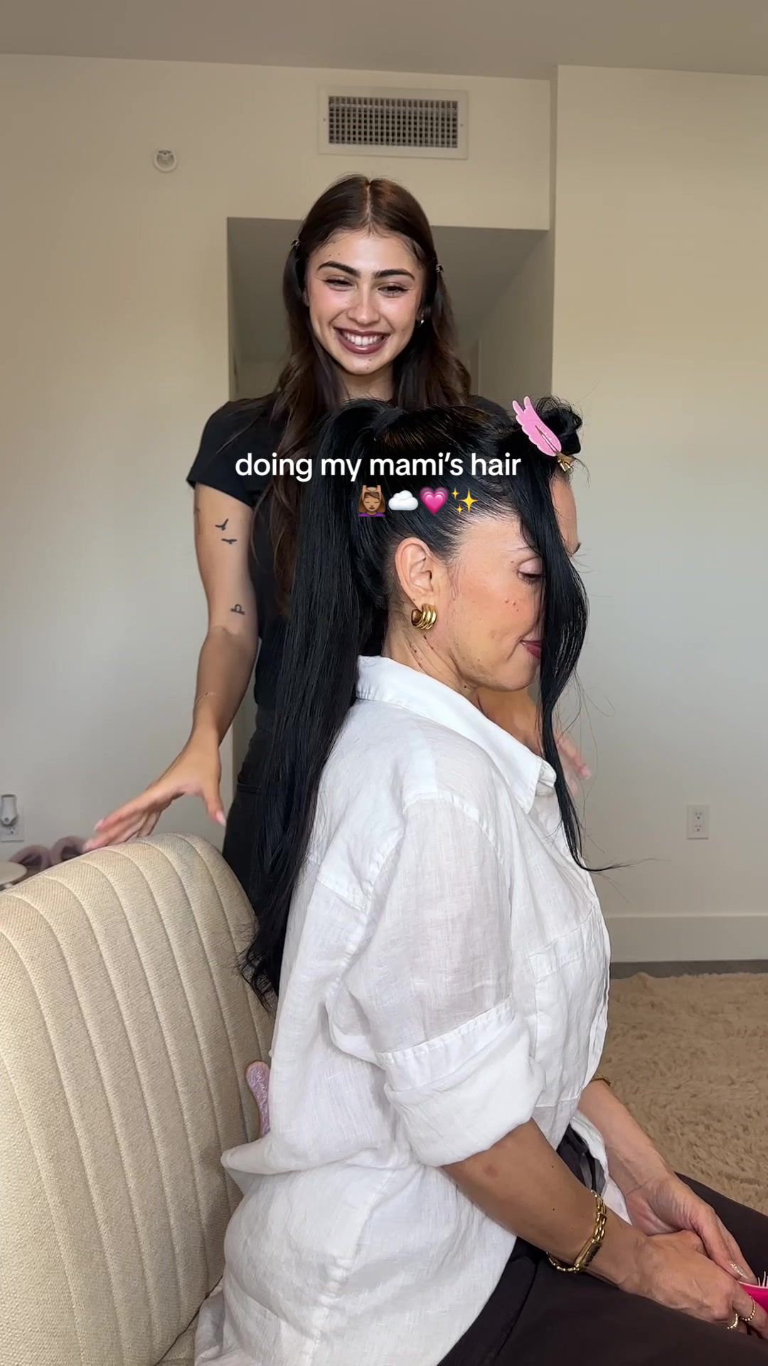 TikTok post by @bellarmrz for Tangle Teezer. Caption reads: [...] 💆🏽‍♀️💗🫧 #slickback #slickbackponytail  -....