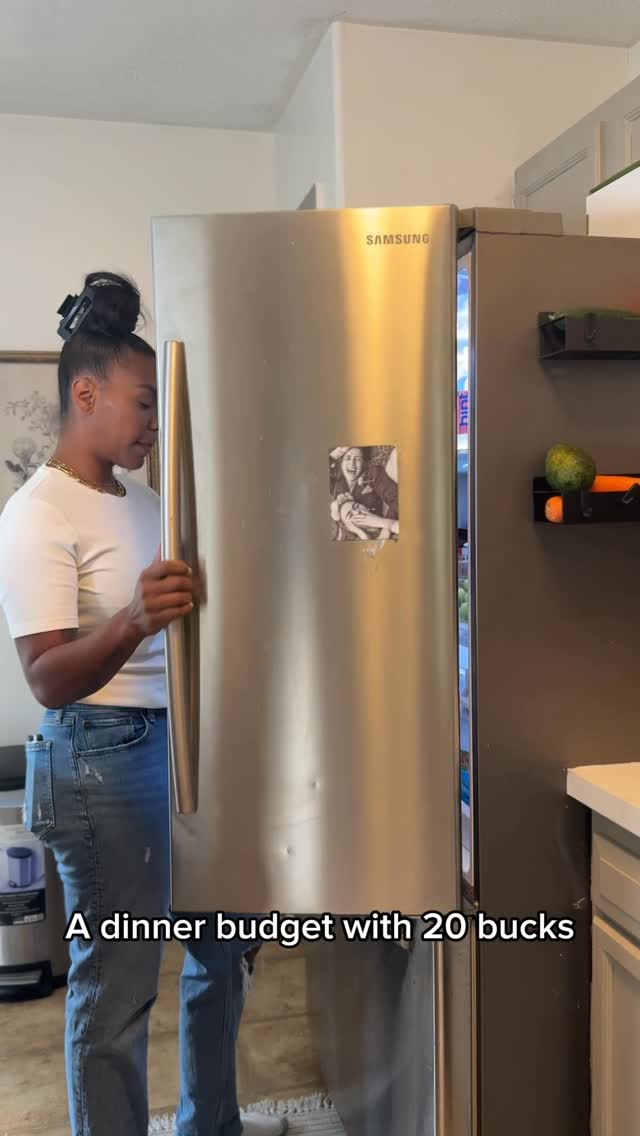 Instagram post by @sylvester_danielle_ for Safeway. Caption reads: #SafewayPartner I gave myself a $20 dinner budget....