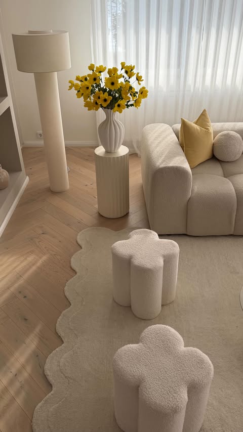 Instagram post by @smyrna__home for Sklum España. Caption reads: Good morning 💛 Anzeige | @sklum.welovedesign_de....