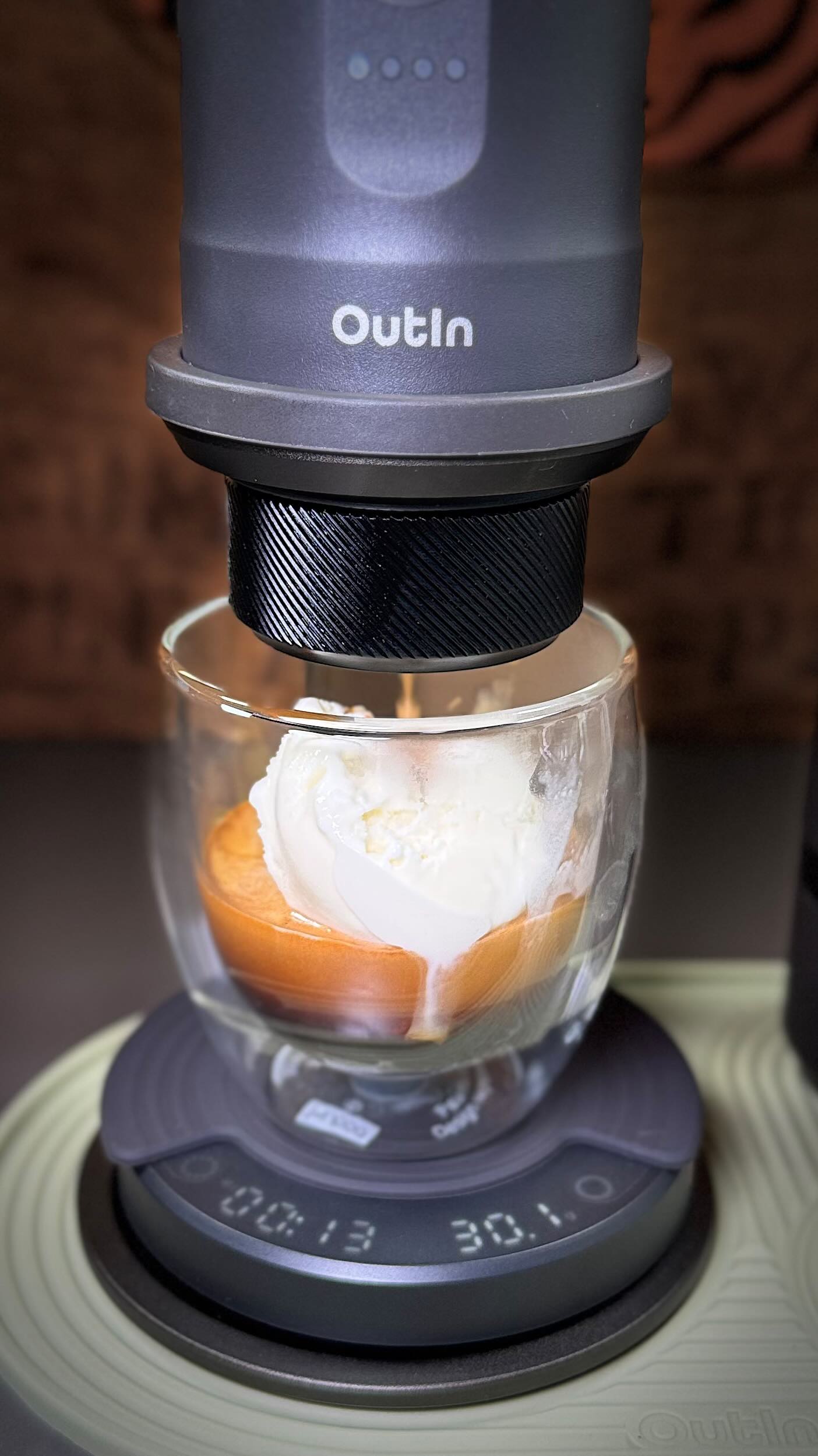 Instagram post by @ishimax_coffee_japan for Outin. Caption reads: バニラアイスにOutin....