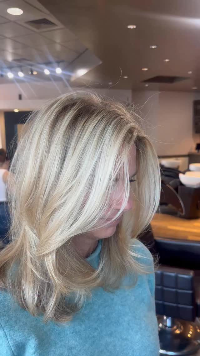 Instagram post by @rayvoltagebeauty for Fromm Pro. Caption reads: Don’t tempt me with a big bouncy blowdry!
These....