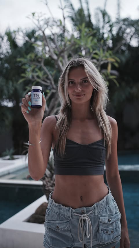 Instagram post by @nikki.neisler for TRU NIAGEN. Caption reads: The most successful people I know are obsessed....