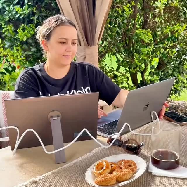 Instagram post by @american.ladybug for INNOCN. Caption reads: [...] my husband picked the perfect one: the....