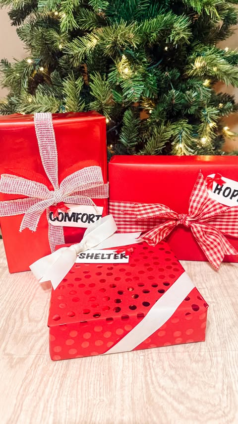 Instagram post by @wrappinqueen for American Red Cross. Caption reads: [...] joy together by donating to the....